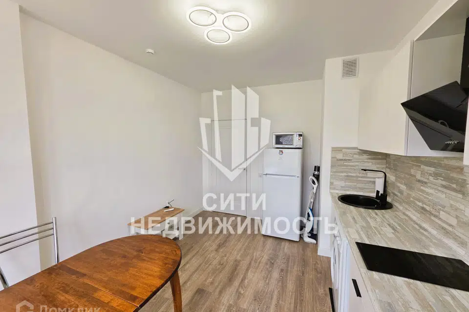 Продаётся 1-комнатная квартира, 38 м²