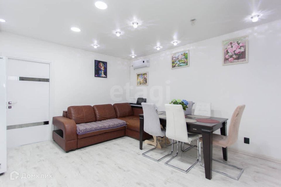 Продаётся 2-комнатная квартира, 69.1 м²