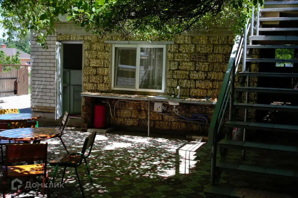 Продаётся 2-этажный дом, 561 м²