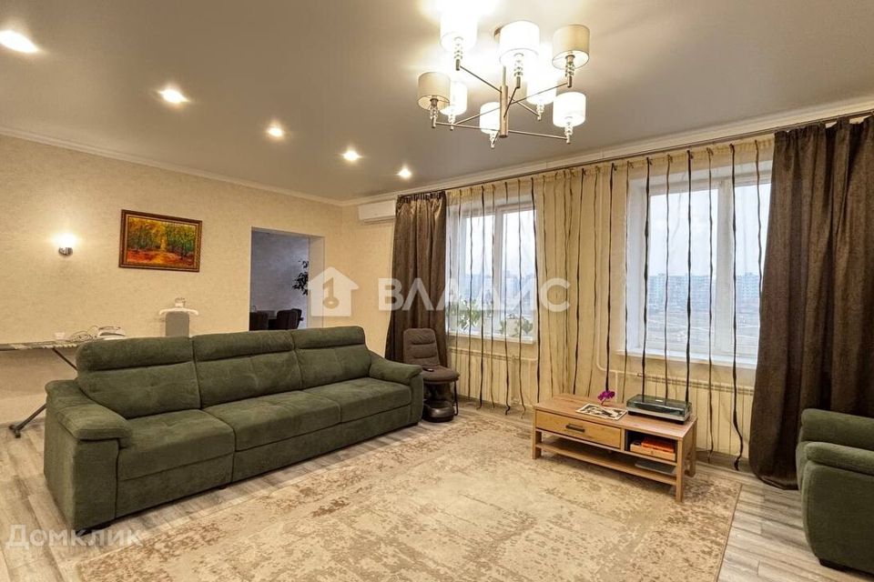 Продаётся 3-комнатная квартира, 131.9 м²