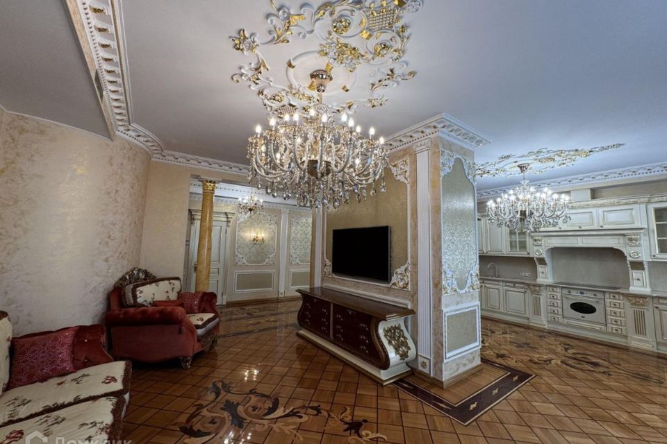 Продаётся 4-комнатная квартира, 185 м²