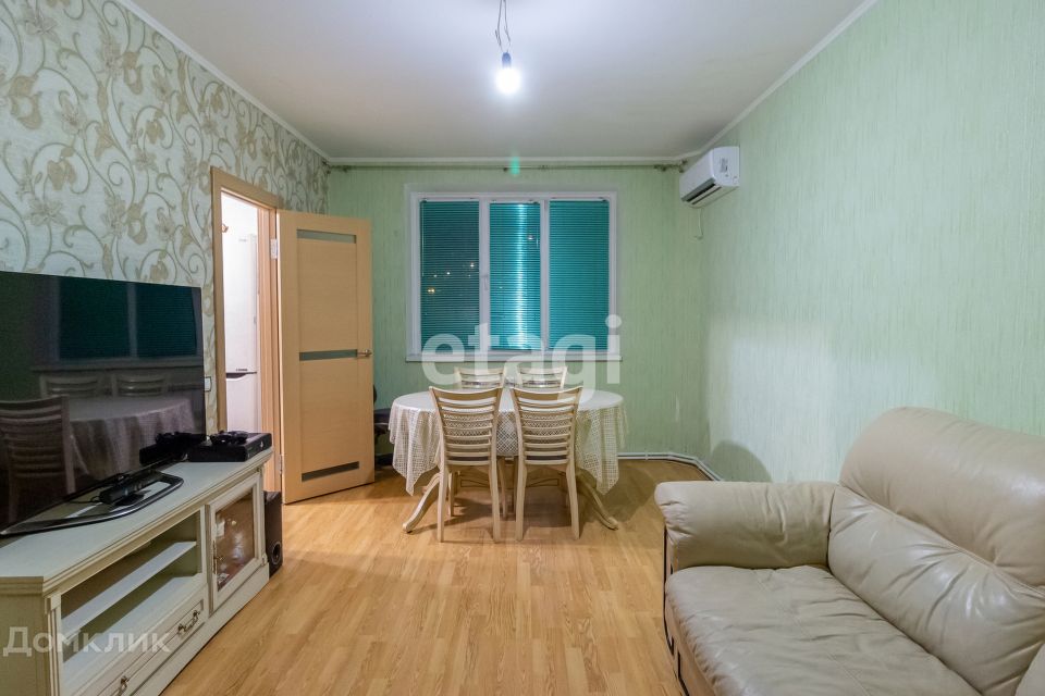 Продаётся 4-комнатная квартира, 97 м²