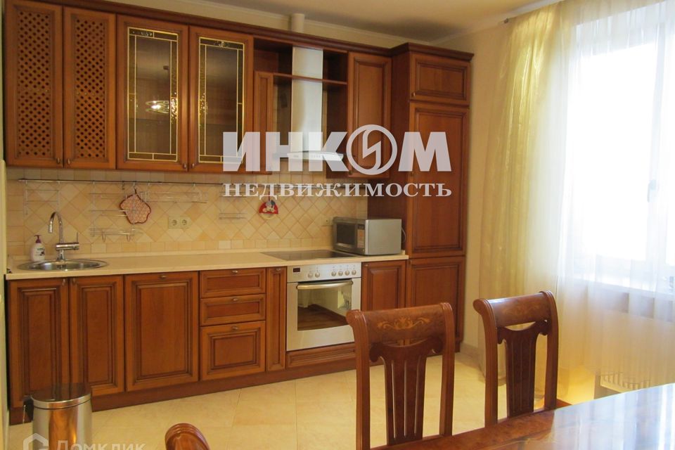 Сдаётся 3-комнатная квартира, 122 м²