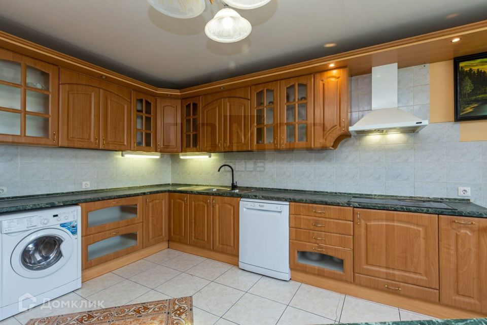 Продаётся 3-комнатная квартира, 123 м²