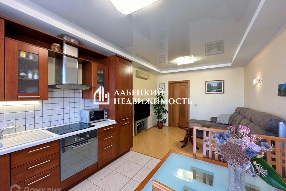 Продаётся 3-комнатная квартира, 77.6 м²