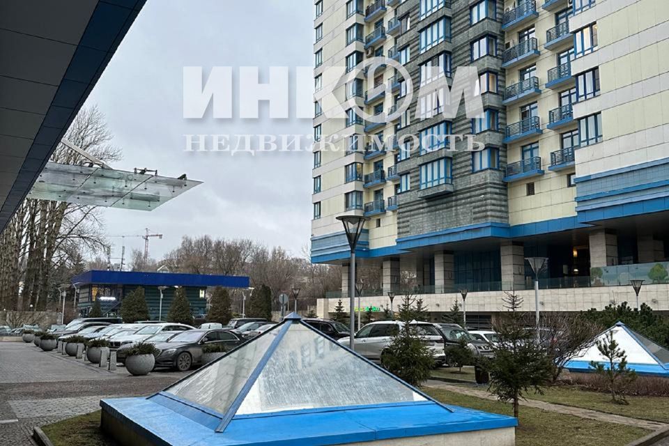 Продаётся 3-комнатная квартира, 123.8 м²