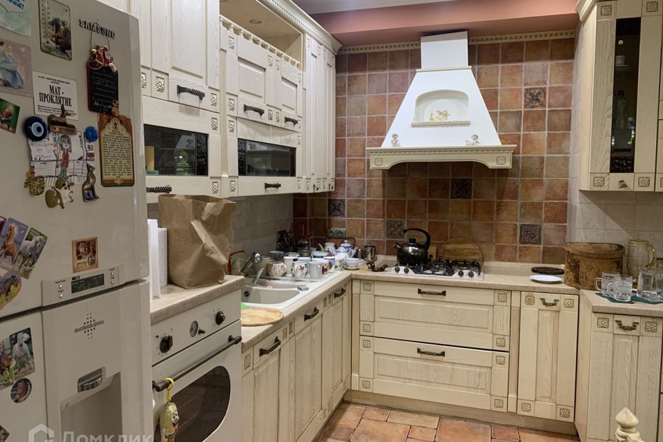 Продаётся 3-комнатная квартира, 104.9 м²