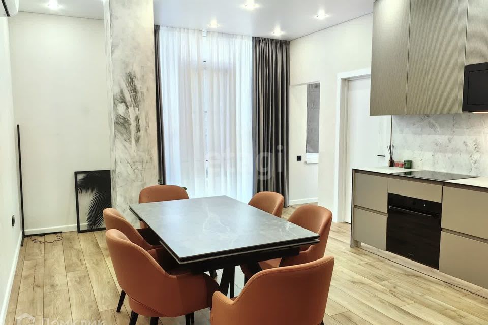 Продаётся 2-комнатная квартира, 65.6 м²