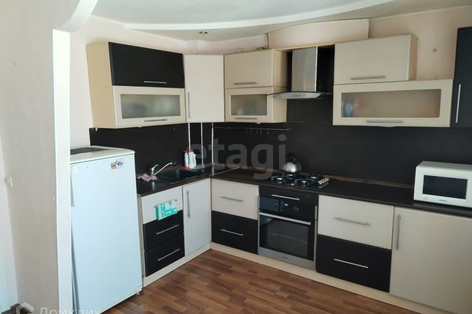 Продаётся 3-комнатная квартира, 57.9 м²