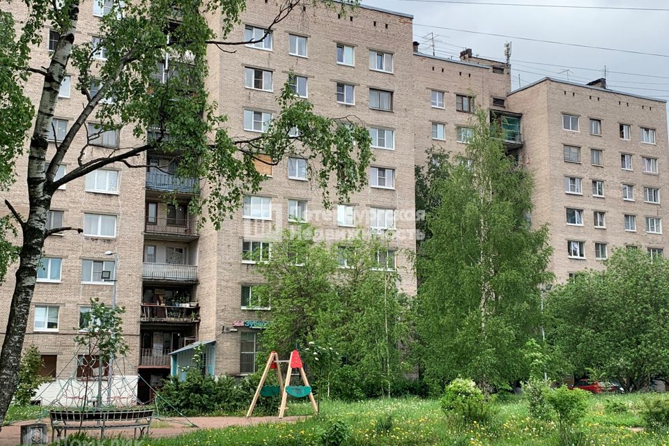 Продаётся комната в 8-комн. квартире, 13.5 м²