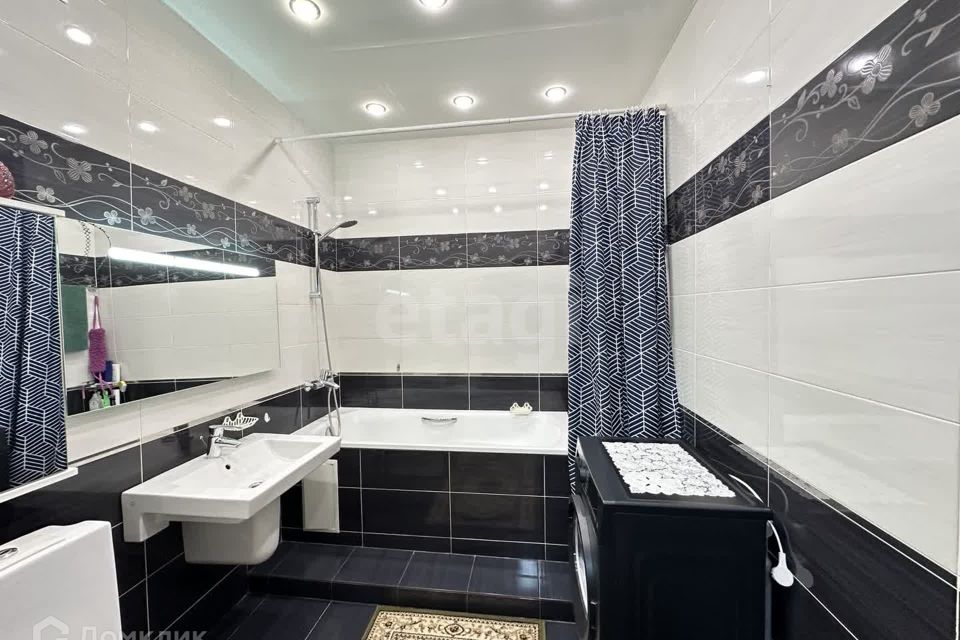 Продаётся 2-комнатная квартира, 67.4 м²