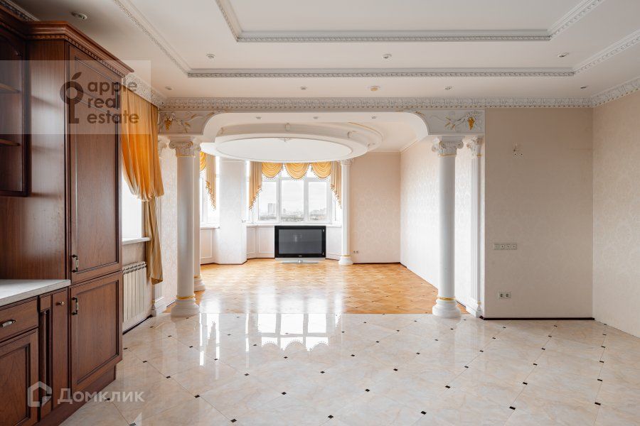 Продаётся 4-комнатная квартира, 153.6 м²