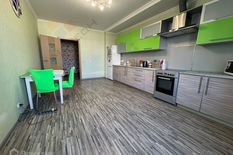 Продаётся 1-комнатная квартира, 63 м²