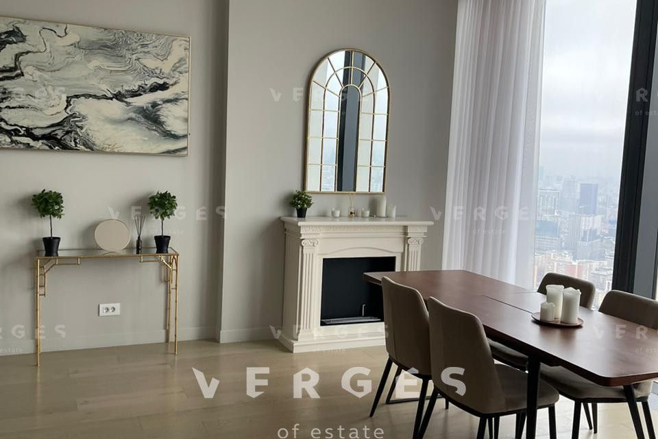 Продаётся 2-комнатная квартира, 82 м²