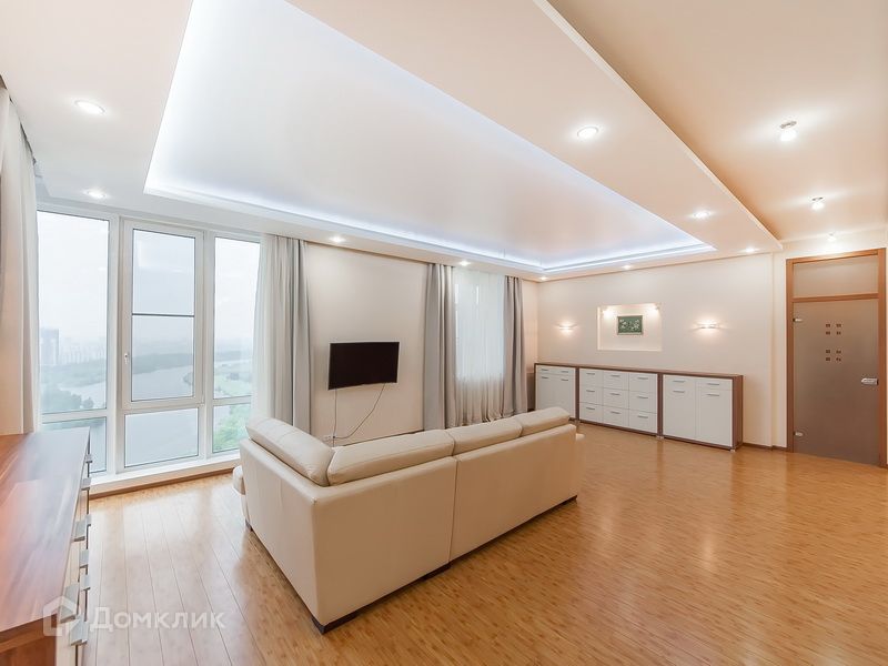 Сдаётся 4-комнатная квартира, 180 м²