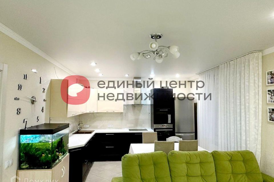 Продаётся 3-комнатная квартира, 97 м²