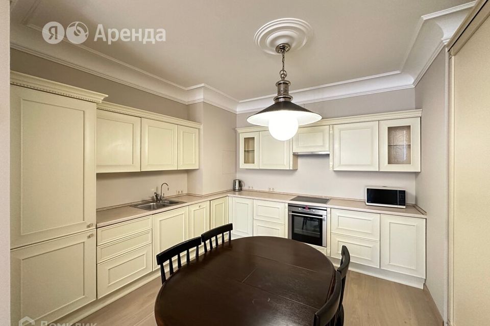 Сдаётся 2-комнатная квартира, 90 м²