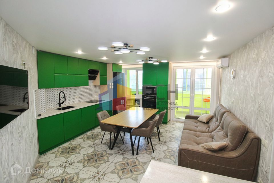 Продаётся 4-комнатная квартира, 90 м²