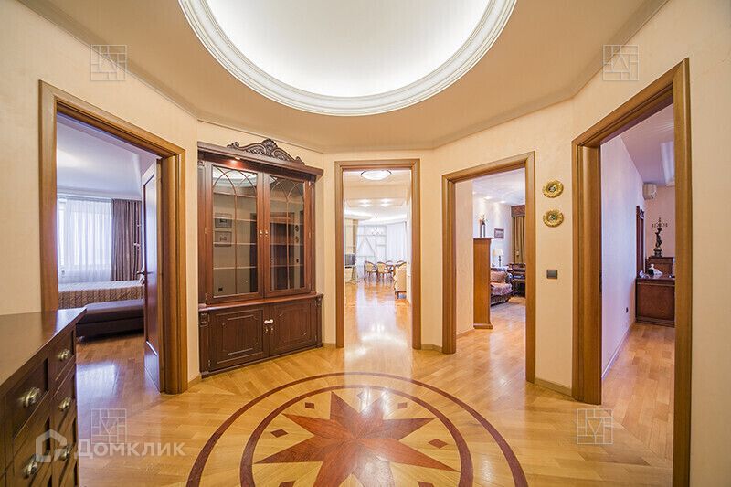 Сдаётся 4-комнатная квартира, 175 м²