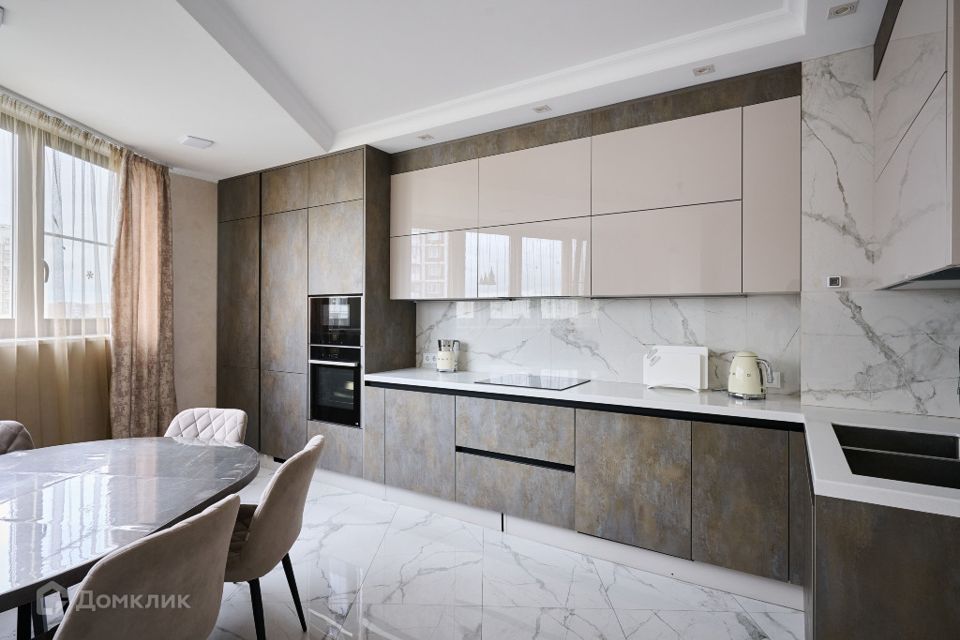 Продаётся 5-комнатная квартира, 150 м²