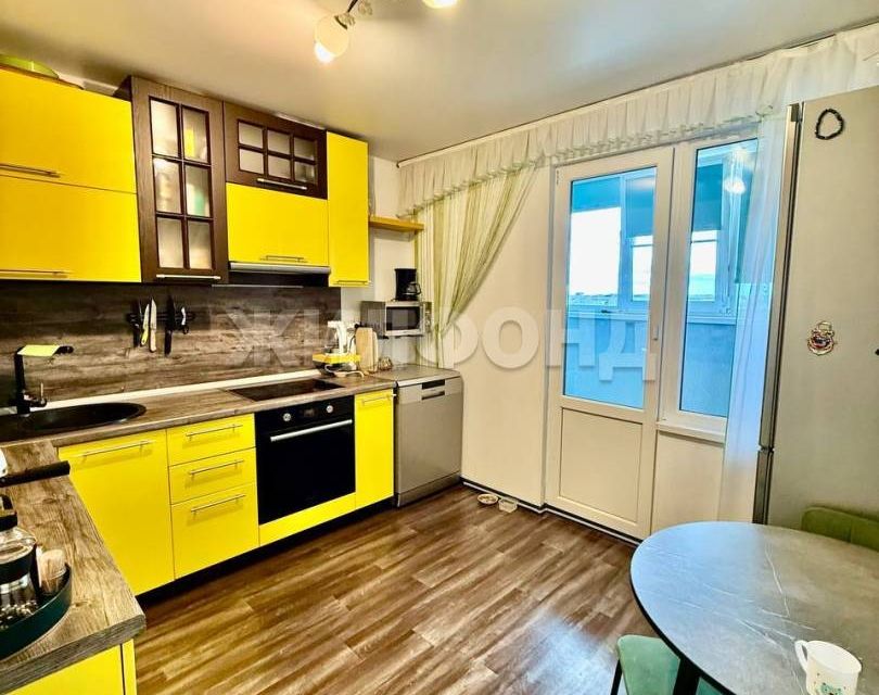 Продаётся 1-комнатная квартира, 37.7 м²