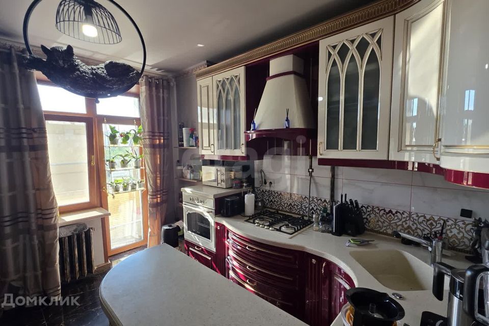 Продаётся 1-комнатная квартира, 49 м²