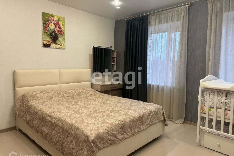 Продаётся 3-комнатная квартира, 106 м²