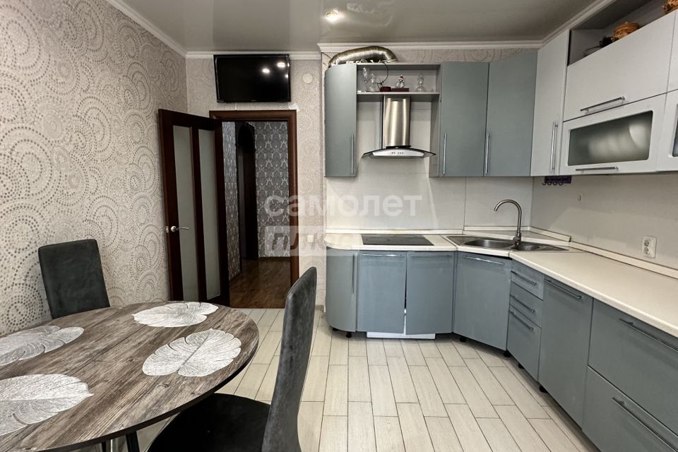 Продаётся 2-комнатная квартира, 77 м²