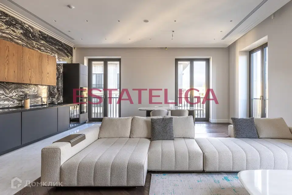 Продаётся 3-комнатная квартира, 160 м²