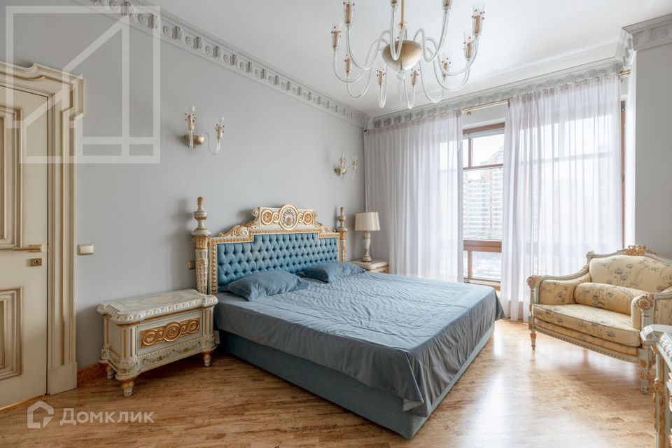 Сдаётся 3-комнатная квартира, 141 м²