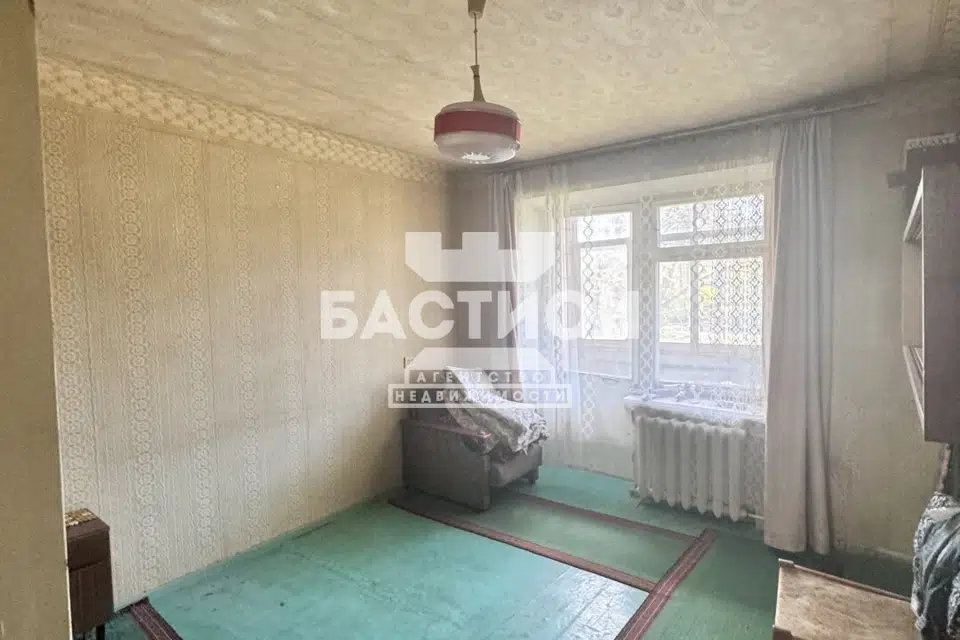 Продаётся 4-комнатная квартира, 79 м²