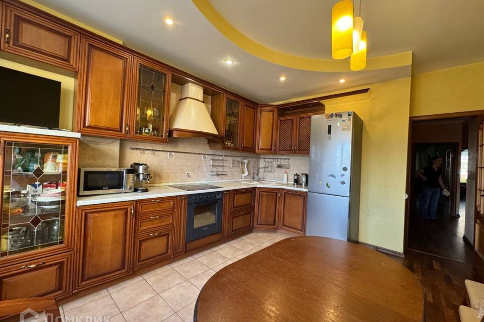 Продаётся 3-комнатная квартира, 120.3 м²