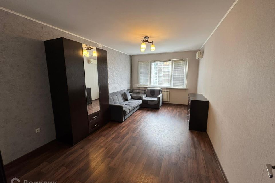 Продаётся 1-комнатная квартира, 40.8 м²
