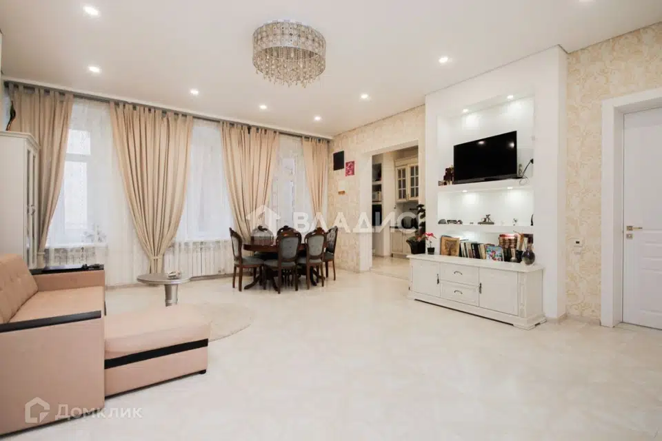 Продаётся 3-комнатная квартира, 102.7 м²