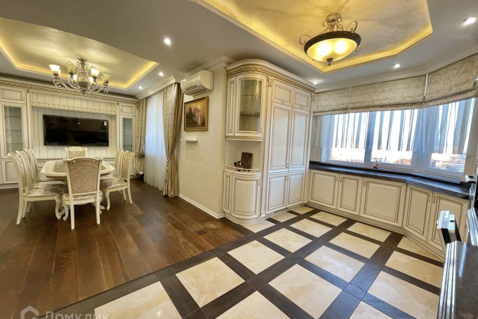 Сдаётся 5-комнатная квартира, 182 м²
