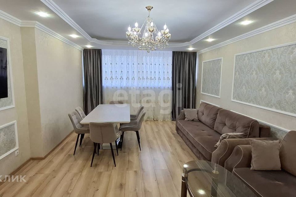 Продаётся 3-комнатная квартира, 104 м²