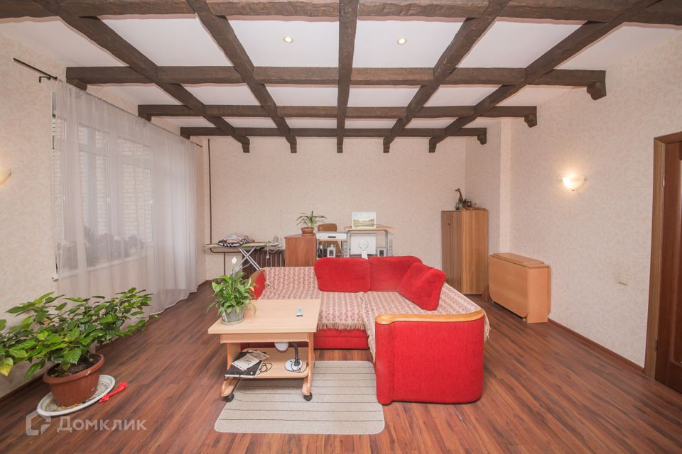 Продаётся 6-комнатная квартира, 213.6 м²