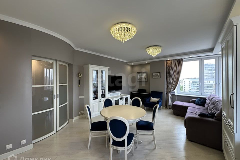 Продаётся 4-комнатная квартира, 110.3 м²