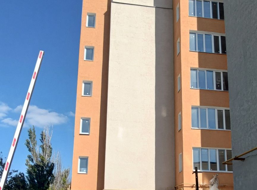 Продаётся 4-комнатная квартира, 182.3 м²