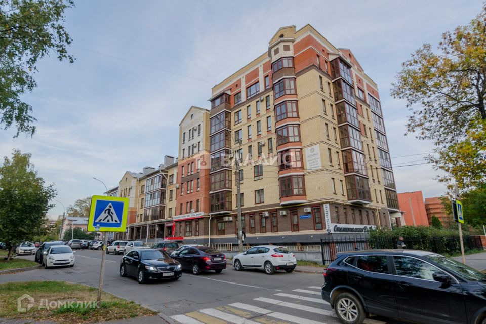 Продаётся 5-комнатная квартира, 189 м²