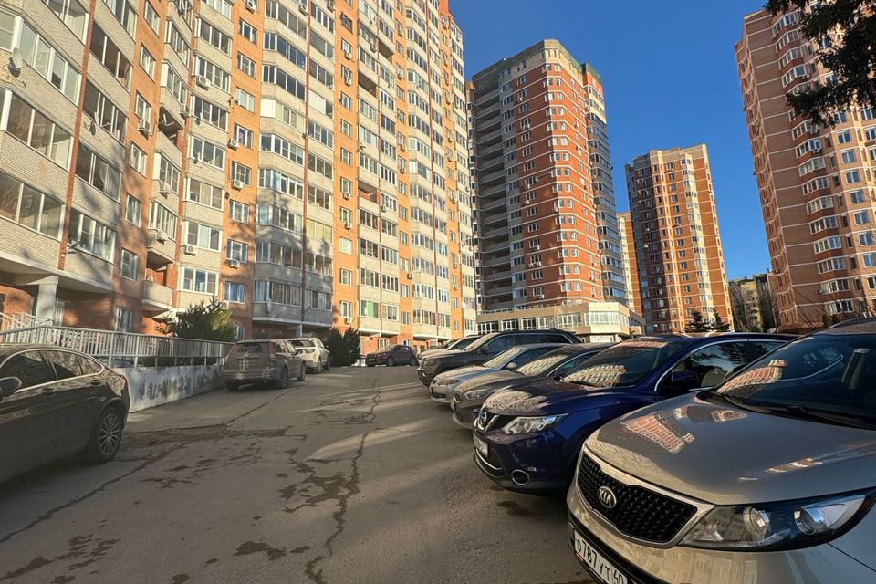 Продаётся 4-комнатная квартира, 156.6 м²