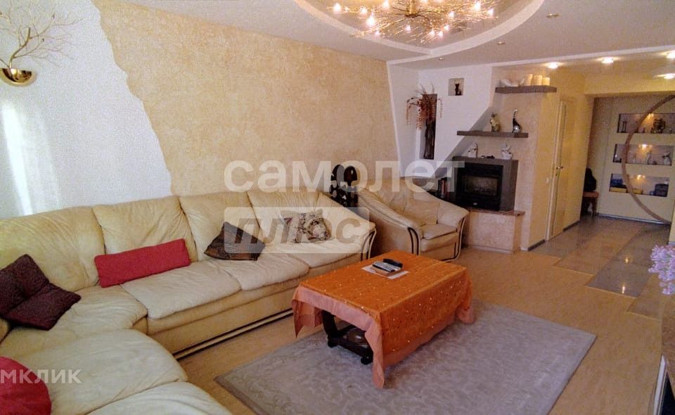 Продаётся 4-комнатная квартира, 103 м²