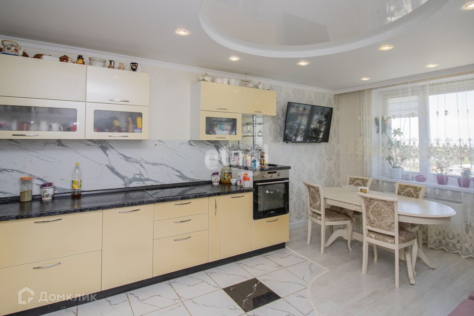 Продаётся 3-комнатная квартира, 90 м²