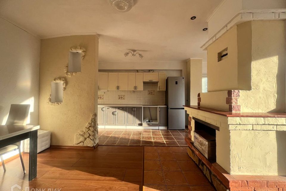 Продаётся 2-комнатная квартира, 65.8 м²