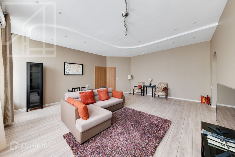 Сдаётся 2-комнатная квартира, 68.6 м²