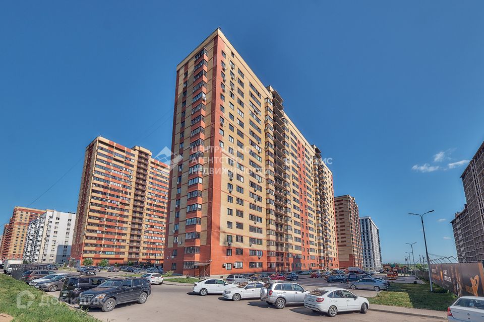 Продаётся 1-комнатная квартира, 42 м²