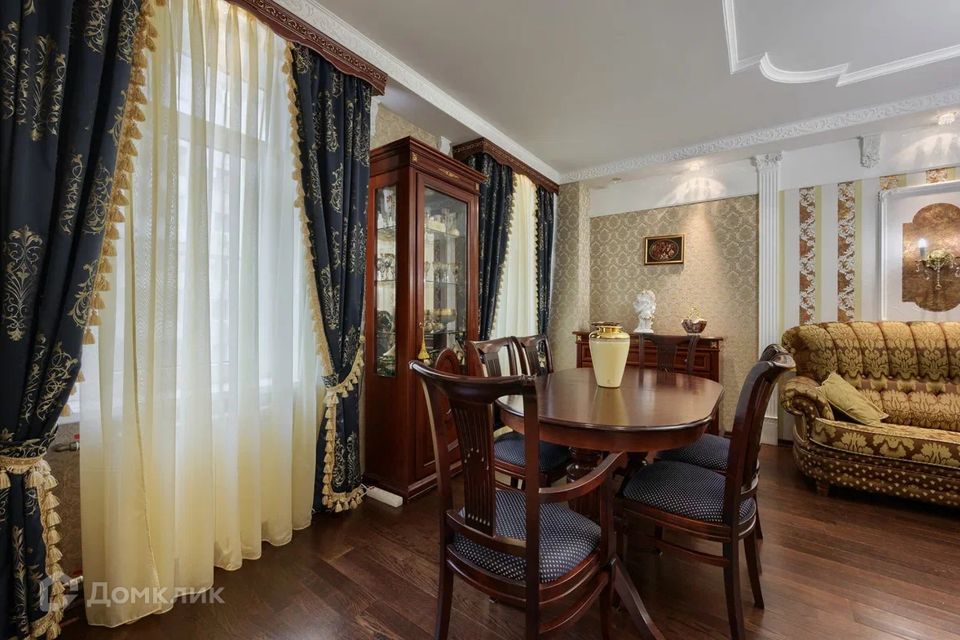 Продаётся 3-комнатная квартира, 107.3 м²