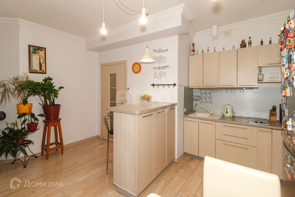 Продаётся 2-комнатная квартира, 72.8 м²