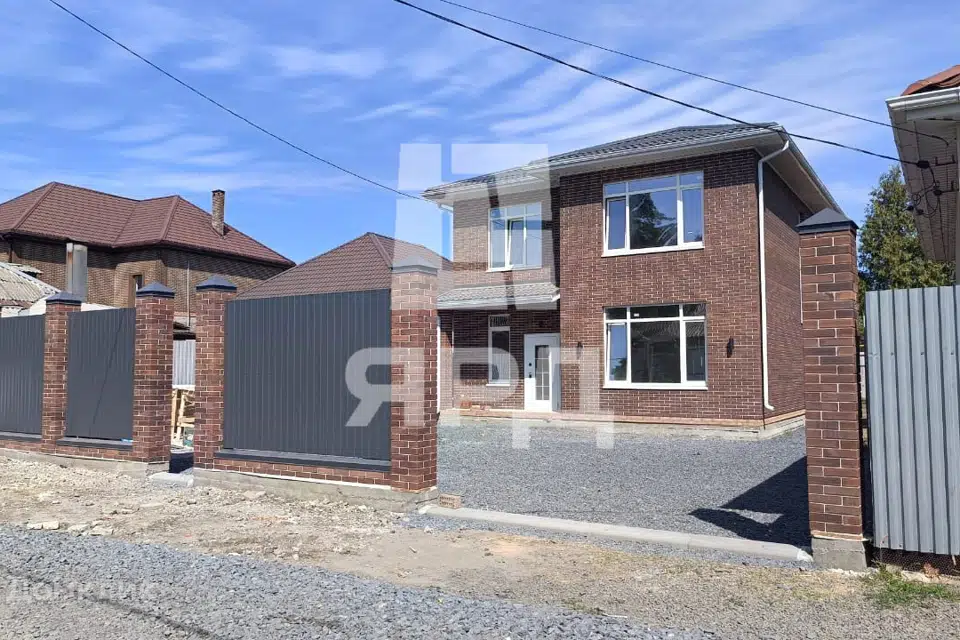Продаётся 2-этажный дом, 170 м²