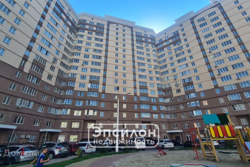 Продаётся 3-комнатная квартира, 107.8 м²